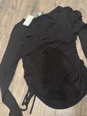 NWT Neely Black Long-Sleeve Ruched Side Top